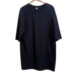 Old Navy black dress size large. Material is thick.